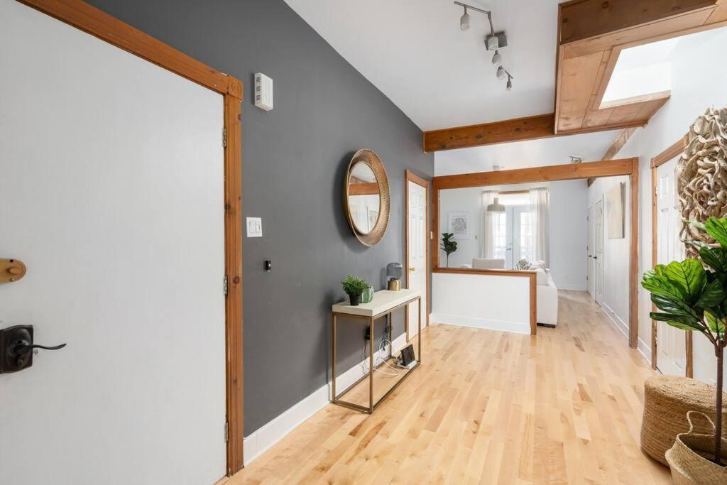 モントリオールChic Mile-End 3Br Getaway - Free Parking, Sleeps 8アパートメント エクステリア 写真