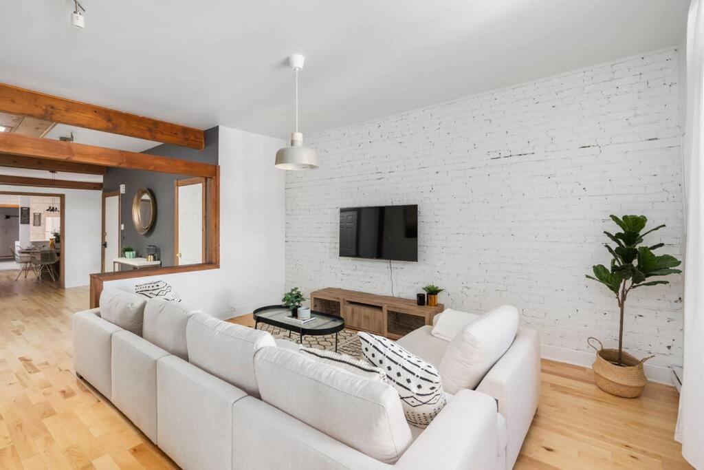 モントリオールChic Mile-End 3Br Getaway - Free Parking, Sleeps 8アパートメント エクステリア 写真